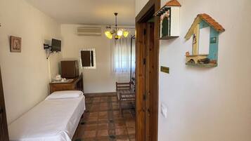 Deluxe Double Room | 1 bedroom, memory foam beds, desk, blackout drapes