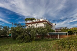 Front of property - Apartments Maja (Sukosan)