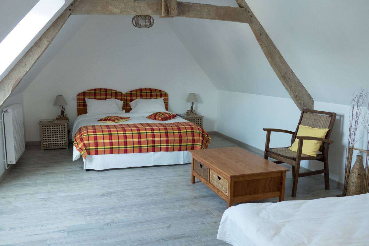 Suite, Ensuite ("Fort-de-France") | Desk, cribs (free), WiFi (free)