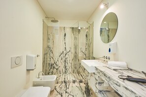 Shower, towels