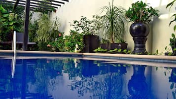 Kolam renang outdoor