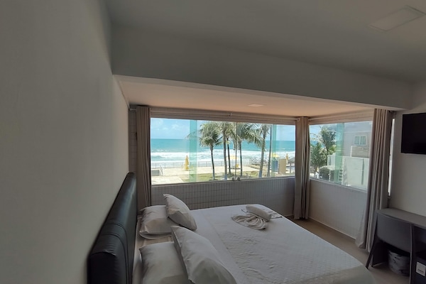 Minibar, caja de seguridad en la habitación y cortinas blackout