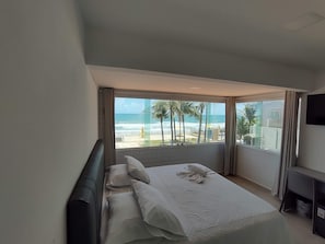 双人房或双床房 | 迷你吧、客房内保险箱、遮光窗帘、免费 WiFi