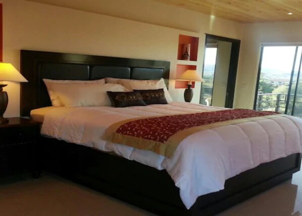 Double Room, 1 Bedroom | Desk, soundproofing, rollaway beds, free WiFi