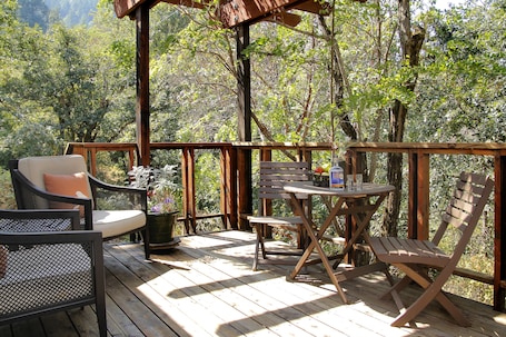 Village Cabin | Balcony