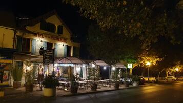 Fachada da propriedade