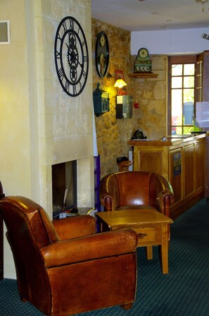 Lobby sitting area - Hôtel La Promenade (Gourdon)