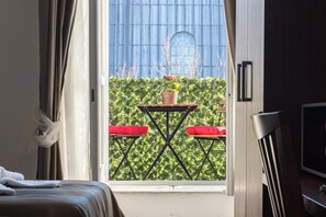 Italiaanse Frette-lakens, luxe beddengoed, een kluis op de kamer
