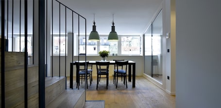 Apartment, 3 Bedrooms | In-room dining