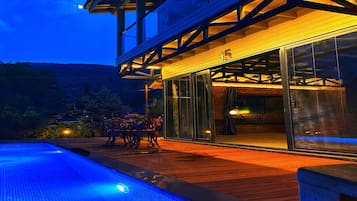 Junior Luxury Pool Villa | Coffres-forts dans les chambres, bureau, fer et planche à repasser