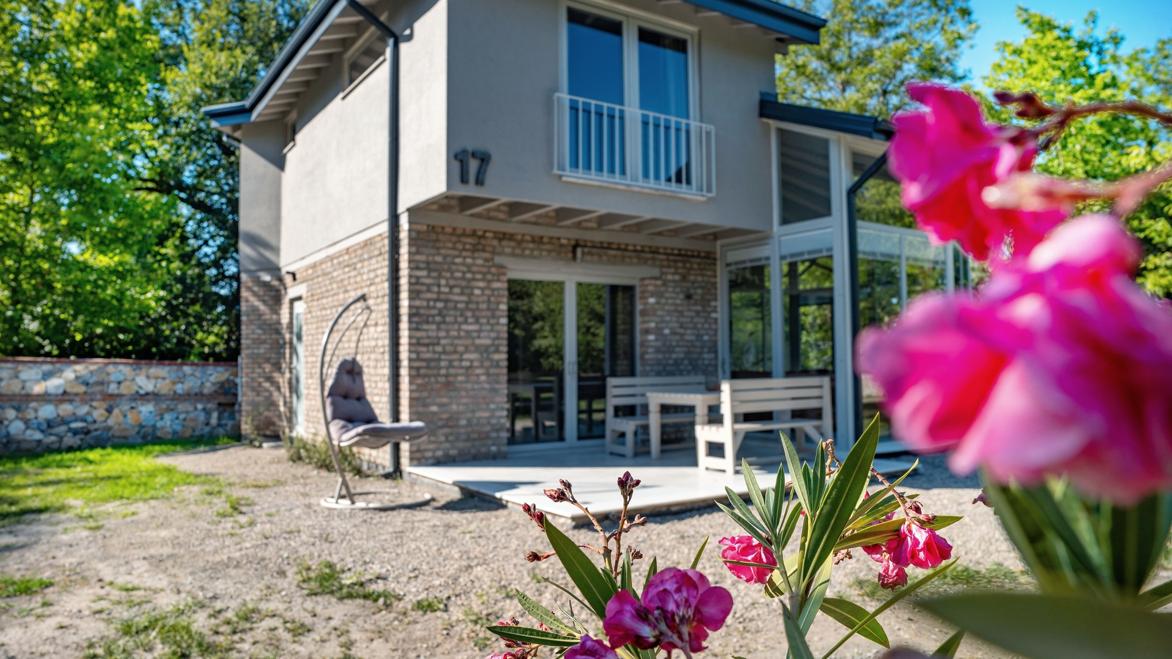 Three-bedroom luxury villa | 客房內保險箱、書桌、熨斗/熨衣板、免費搖籃/嬰兒床