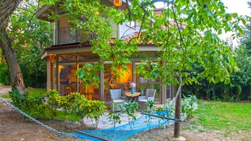 Junior Garden Villa | Coffres-forts dans les chambres, bureau, fer et planche à repasser
