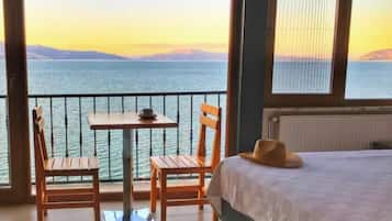 Premium Double Room with Best Lake View | Desk, free WiFi, bed sheets