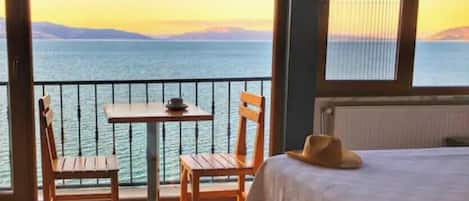 Premium Double Room with Best Lake View | Desk, free WiFi, bed sheets