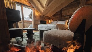 Suite – deluxe | Safe på rommet, skrivebord, strykejern/-brett og wi-fi (inkludert)