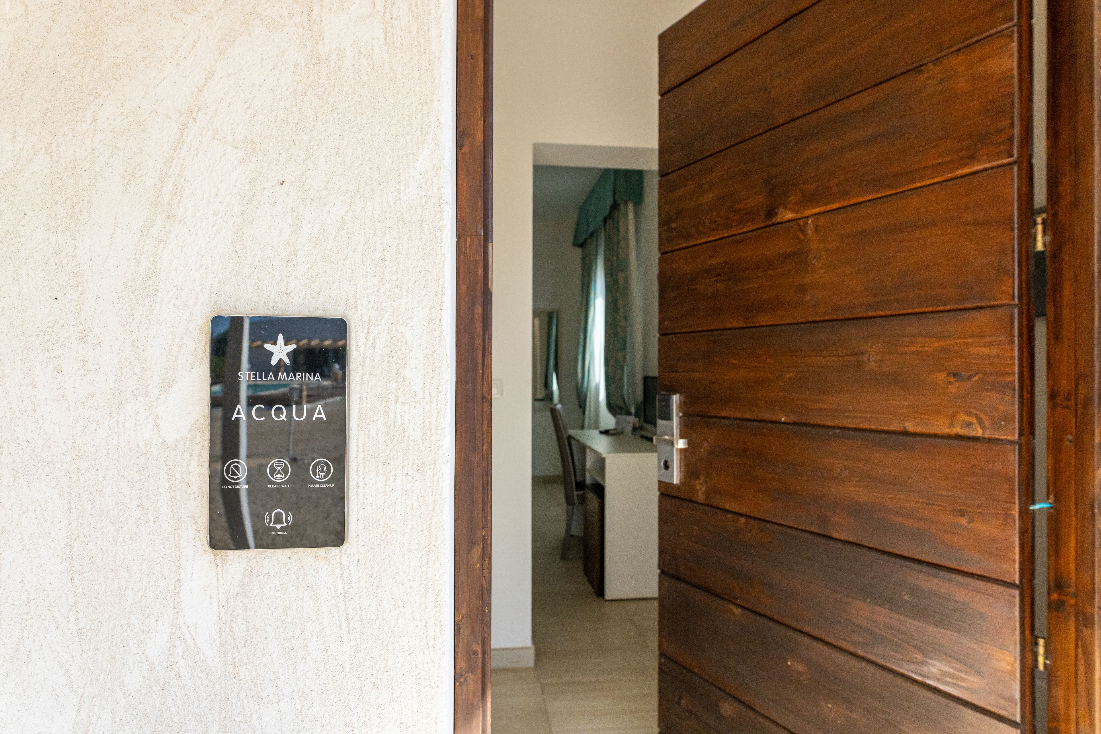 Dobbelt- eller tomannsrom – superior, bassengutsikt | Minibar, safe på rommet, blendingsgardiner og wi-fi (inkludert)