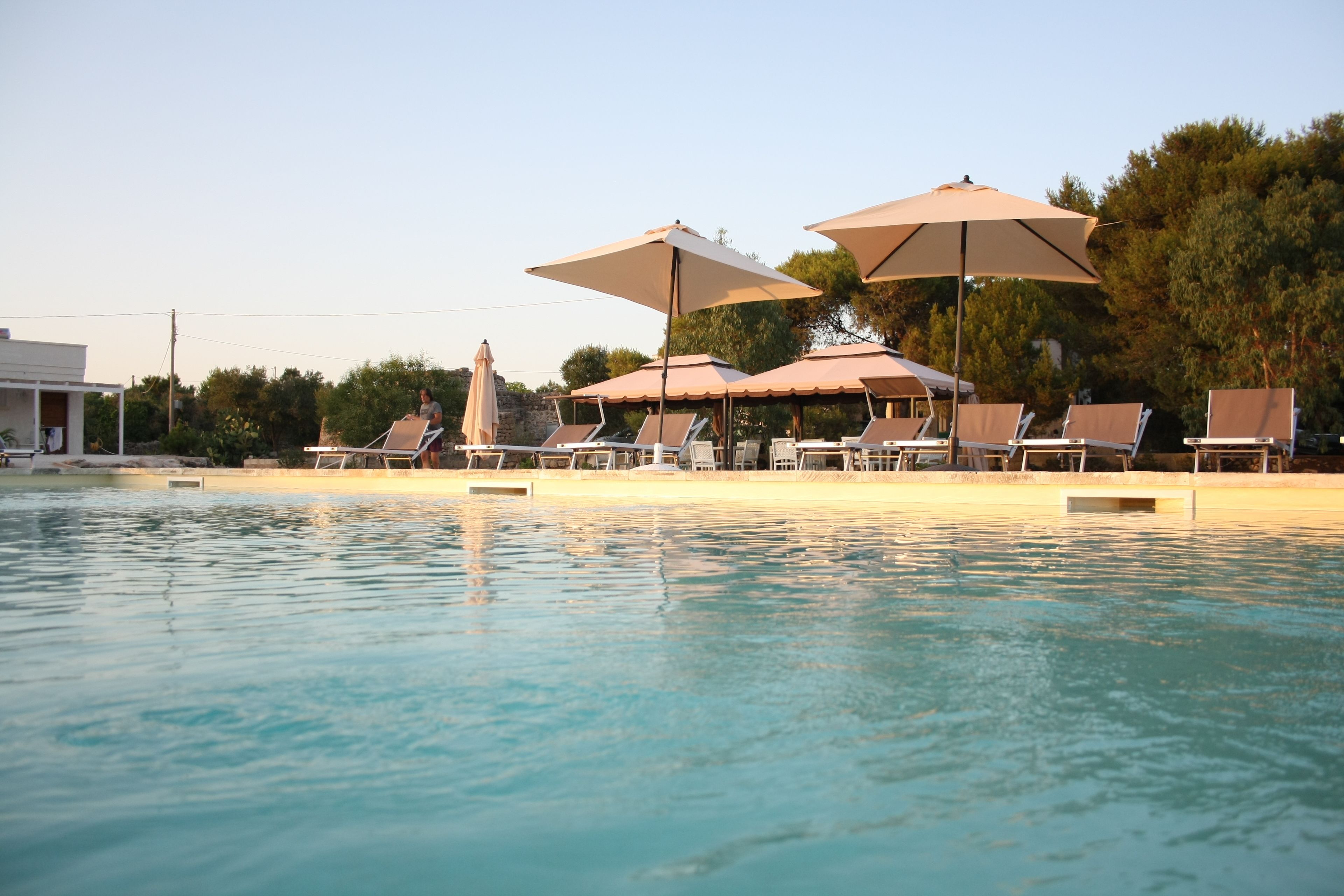 Seasonal outdoor pool, pool umbrellas, sun loungers