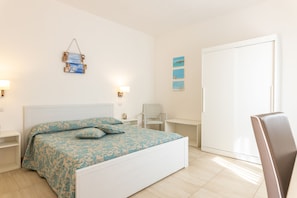 Superior Double or Twin Room, Pool View | Minibar, in-room safe, laptop workspace, blackout curtains - Stella Marina B&B (Alliste)