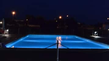 Seasonal outdoor pool, pool umbrellas, sun loungers