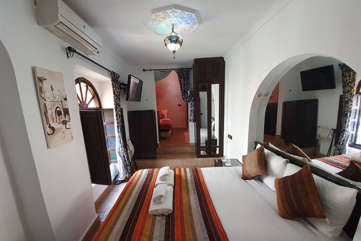 Room (Nedjma)