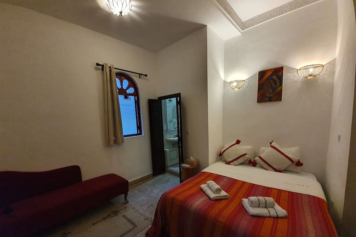 Deluxe Double Room, 1 Bedroom | 1 bedroom, in-room safe, laptop workspace, blackout drapes