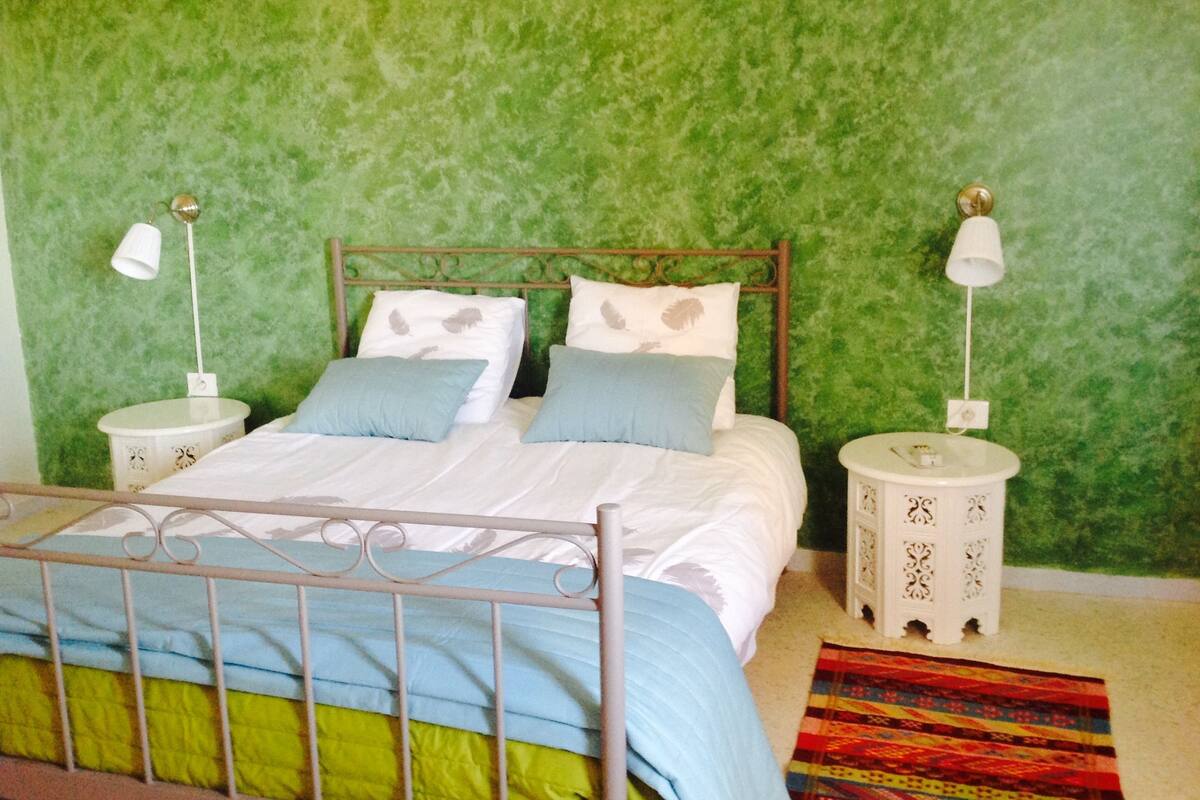 Premium bedding, desk, blackout curtains, soundproofing