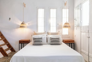 Lilium Maisonette | Soundproofing, iron/ironing board, free WiFi, bed sheets - Lighthouse Hotel (Sifnos)
