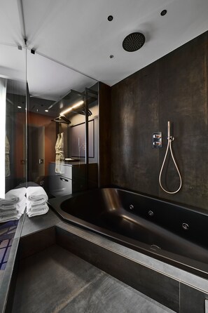 Junior Suite | Premium bedding, down comforters, in-room safe, individually decorated - MyTALE Creative Academy Hotel (Rome)