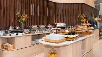 Daily buffet breakfast (THB 390 per person)