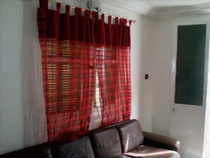Villa, 2 chambres | Salle de séjour