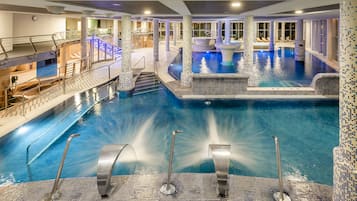 Bathtub spa indoor