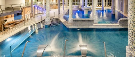 Indoor spa tub