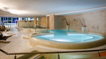 Salas de tratamientos para parejas, sauna, bañera de hidromasaje
