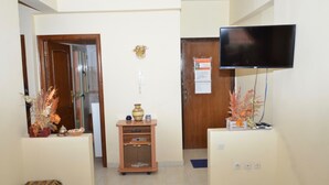 Basic Apartment, 2 Bedrooms | Room amenity