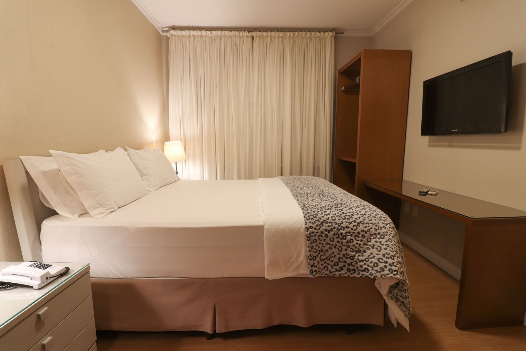 Minibar, in-room safe, soundproofing, free WiFi