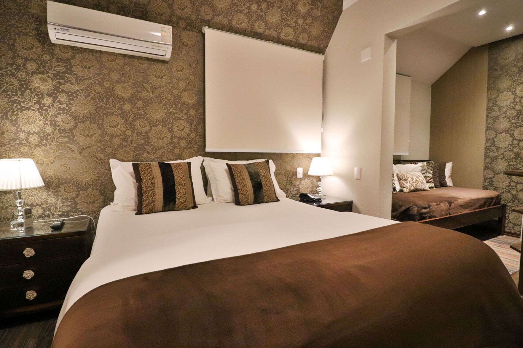 Minibar, in-room safe, soundproofing, free WiFi