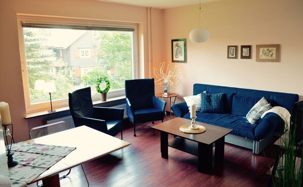 Apartment, Balcony (incl cleaning Fee 41.65 EUR) | Living area | Flat-screen TV