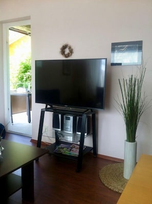 Apartment, Balcony (incl cleaning Fee 41.65 EUR) | Television