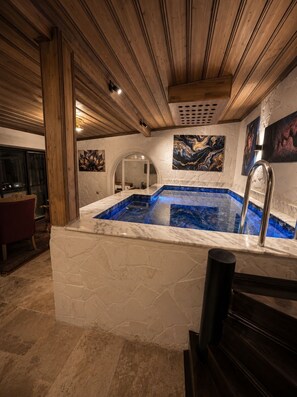 Exclusive Suite, Private Pool | 1 bedroom, Egyptian cotton sheets, premium bedding