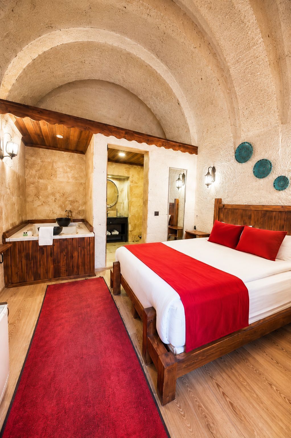 Junior Room, Hot Tub | 1 bedroom, Egyptian cotton sheets, premium bedding