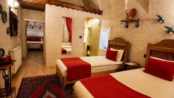 Suite familiar, bañera de hidromasaje | 1 dormitorio, sábanas de algodón egipcio, ropa de cama de alta calidad