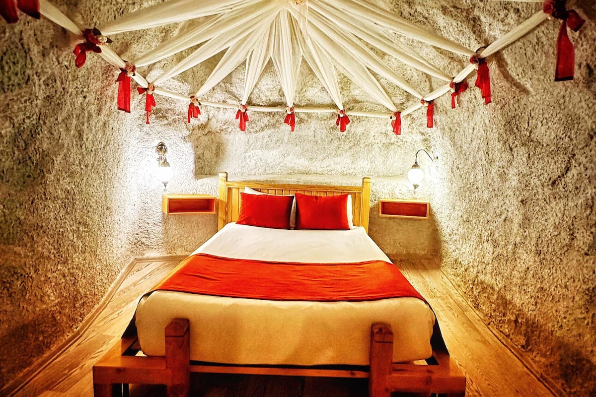 Family Suite, Jetted Tub | 1 bedroom, Egyptian cotton sheets, premium bedding