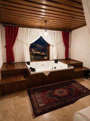 Exclusive Suite, Private Pool | 1 bedroom, Egyptian cotton sheets, premium bedding