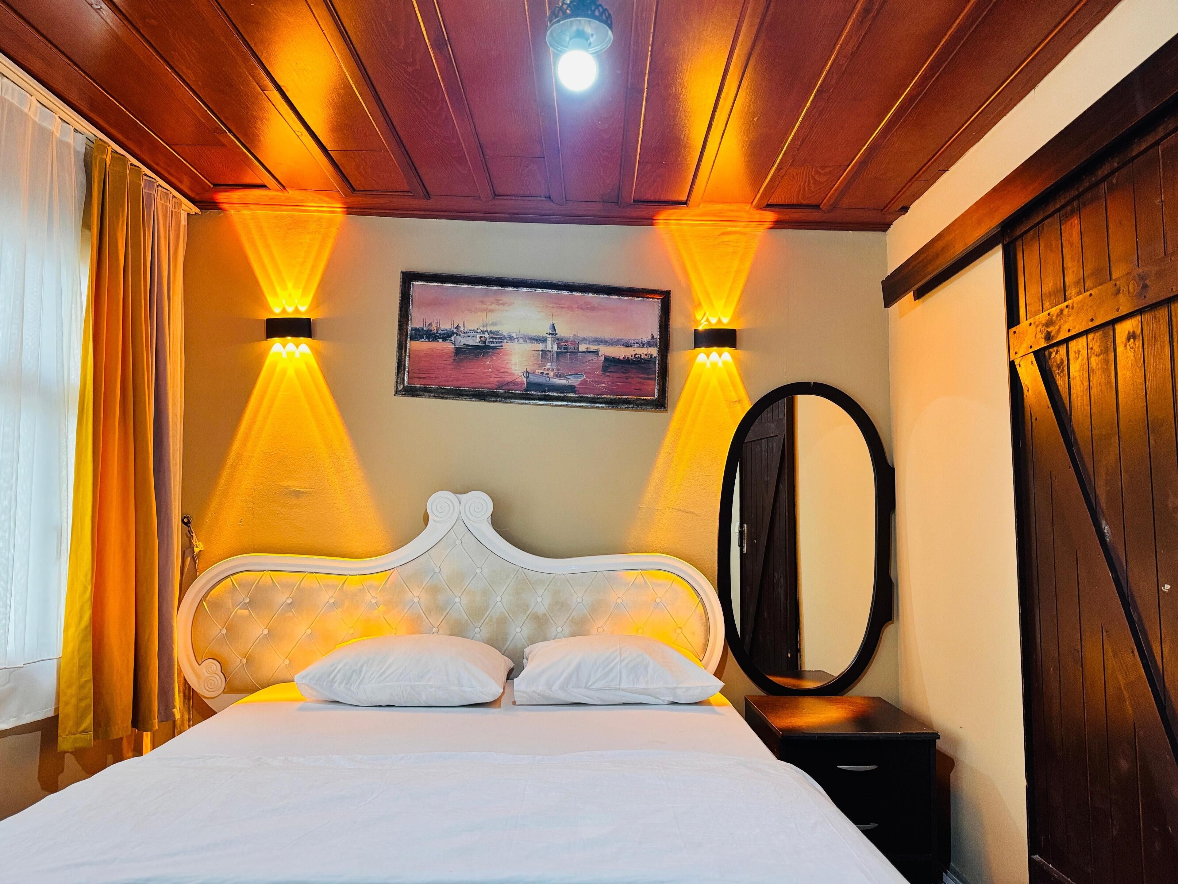 Standard Single Room | Desk, soundproofing, iron/ironing board, rollaway beds