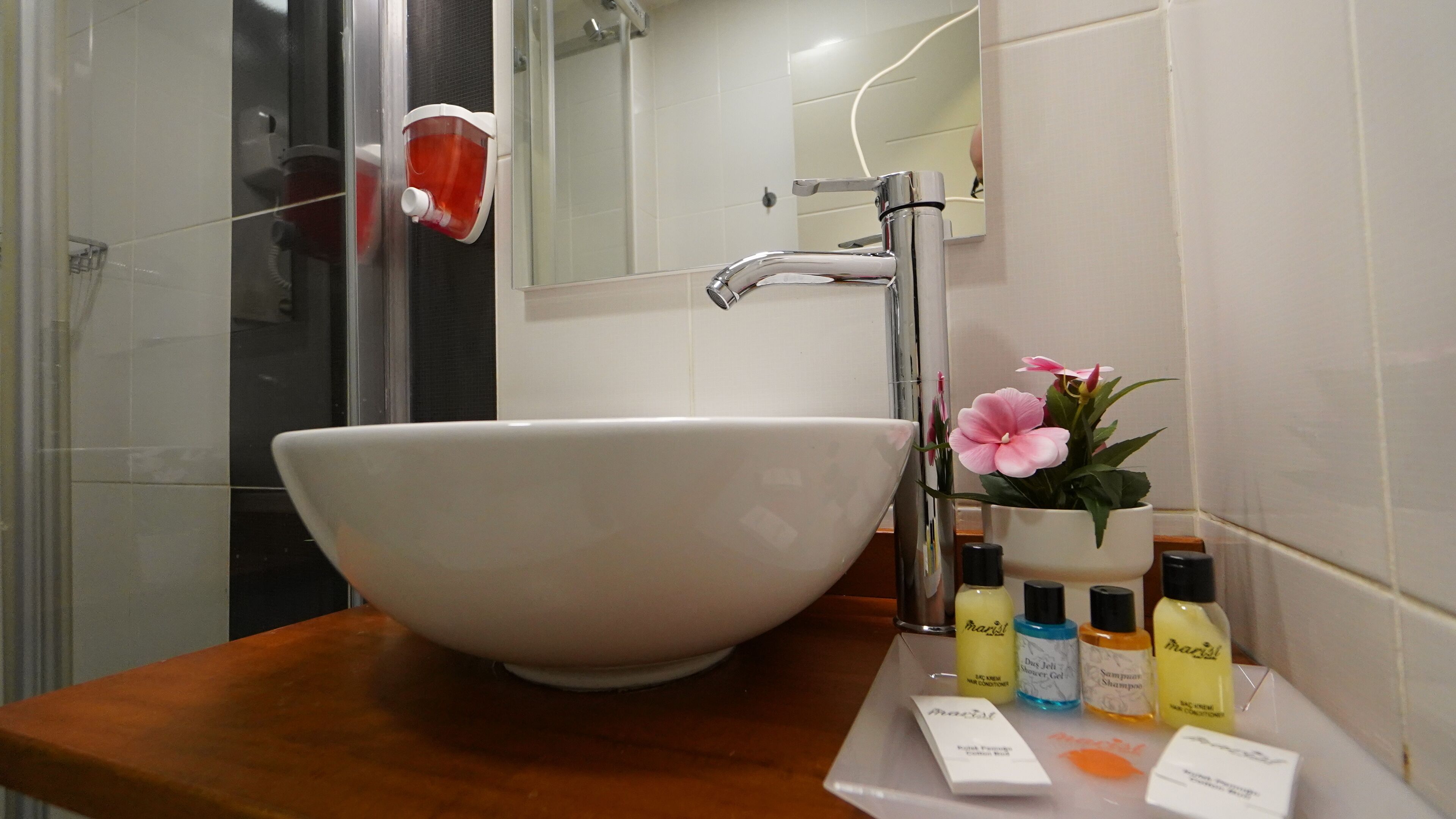 shower, free toiletries, hair dryer, slippers