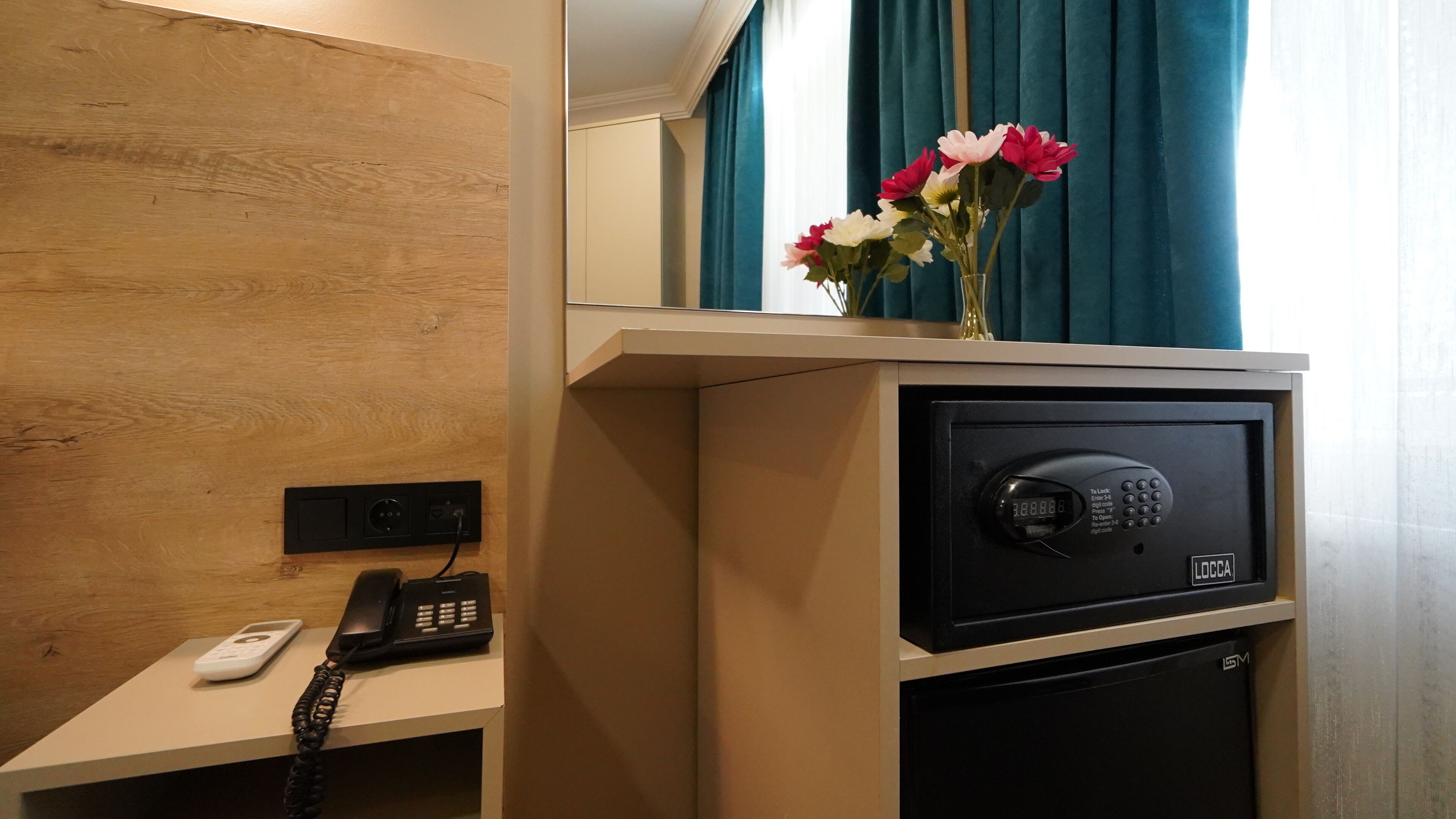 1 bedroom, free minibar items, in-room safe, desk