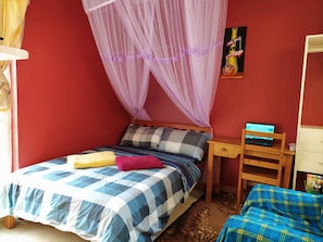 Quarto solteiro econômico | Detalhe da parte interna