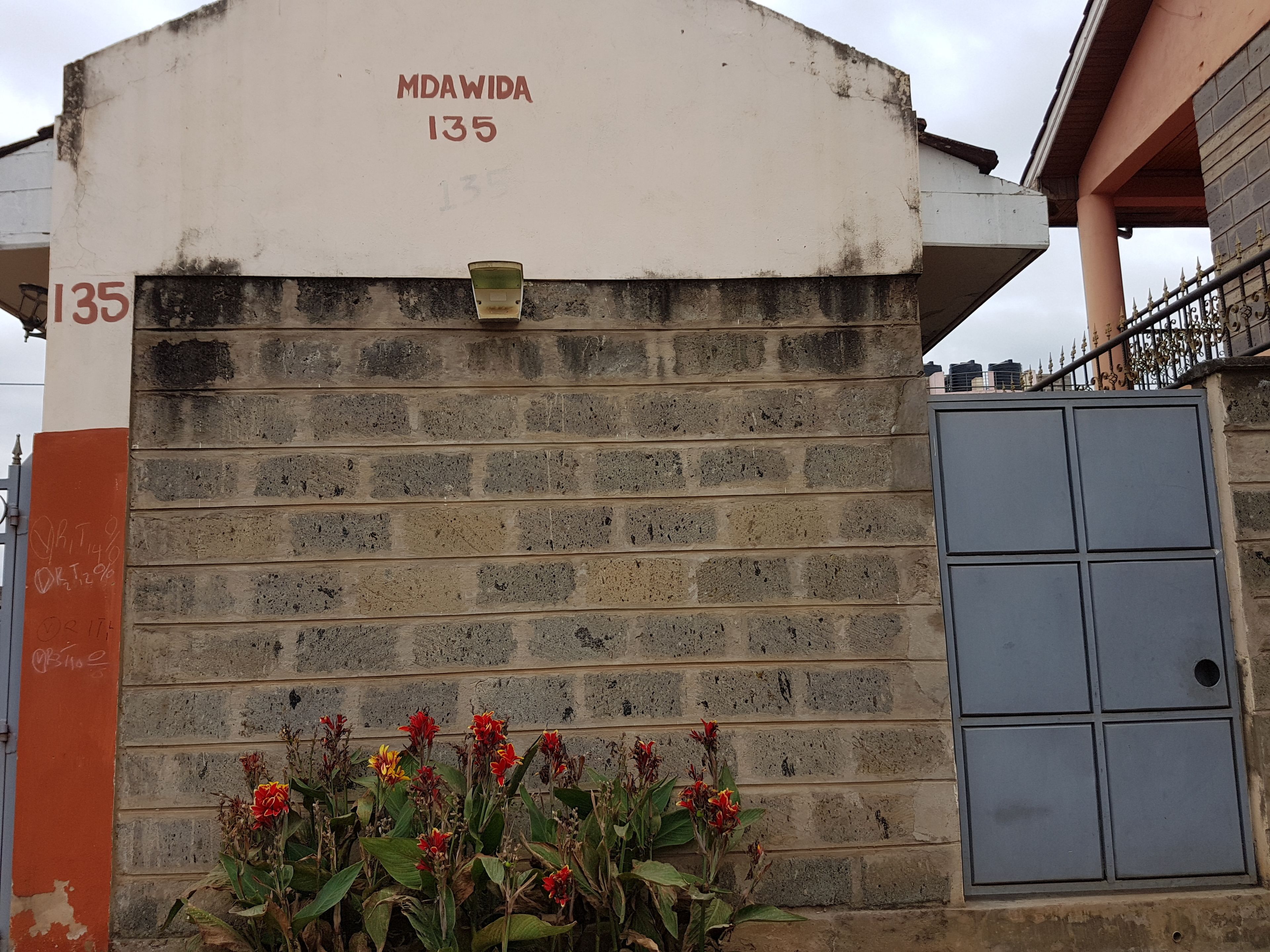 Entrada al alojamiento