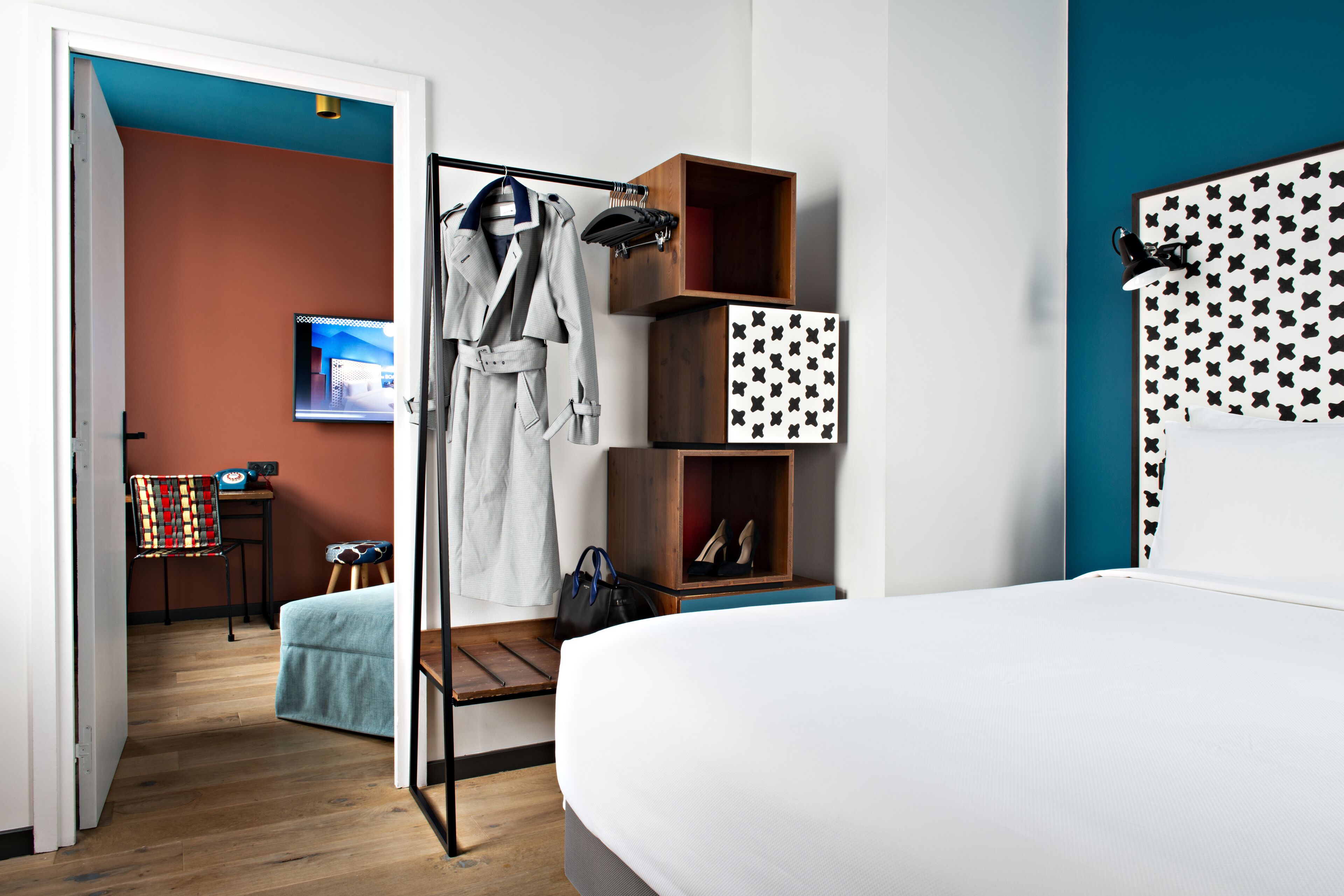 prestige room (top boma) | free minibar, in-room safe, desk, blackout curtains