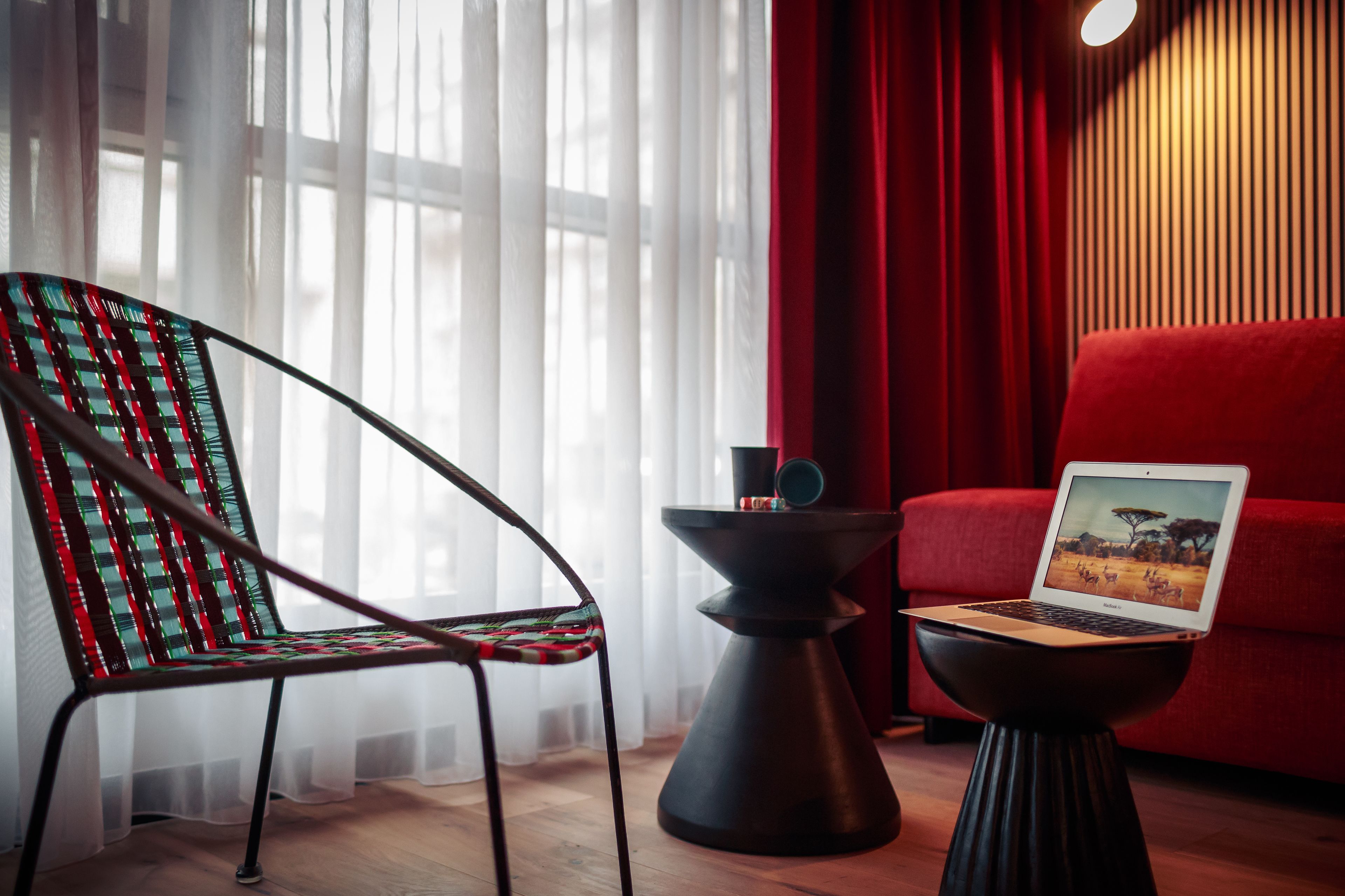 プレミアム ルーム (Top Boma) | リビング エリア | 薄型テレビ、有料ムービー